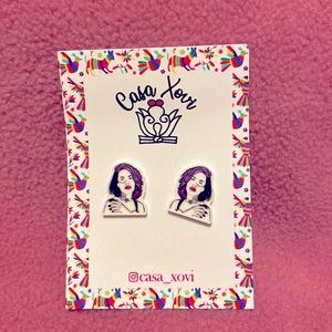 New Selena Quintanilla Earrings set very cute with costume jewelry.